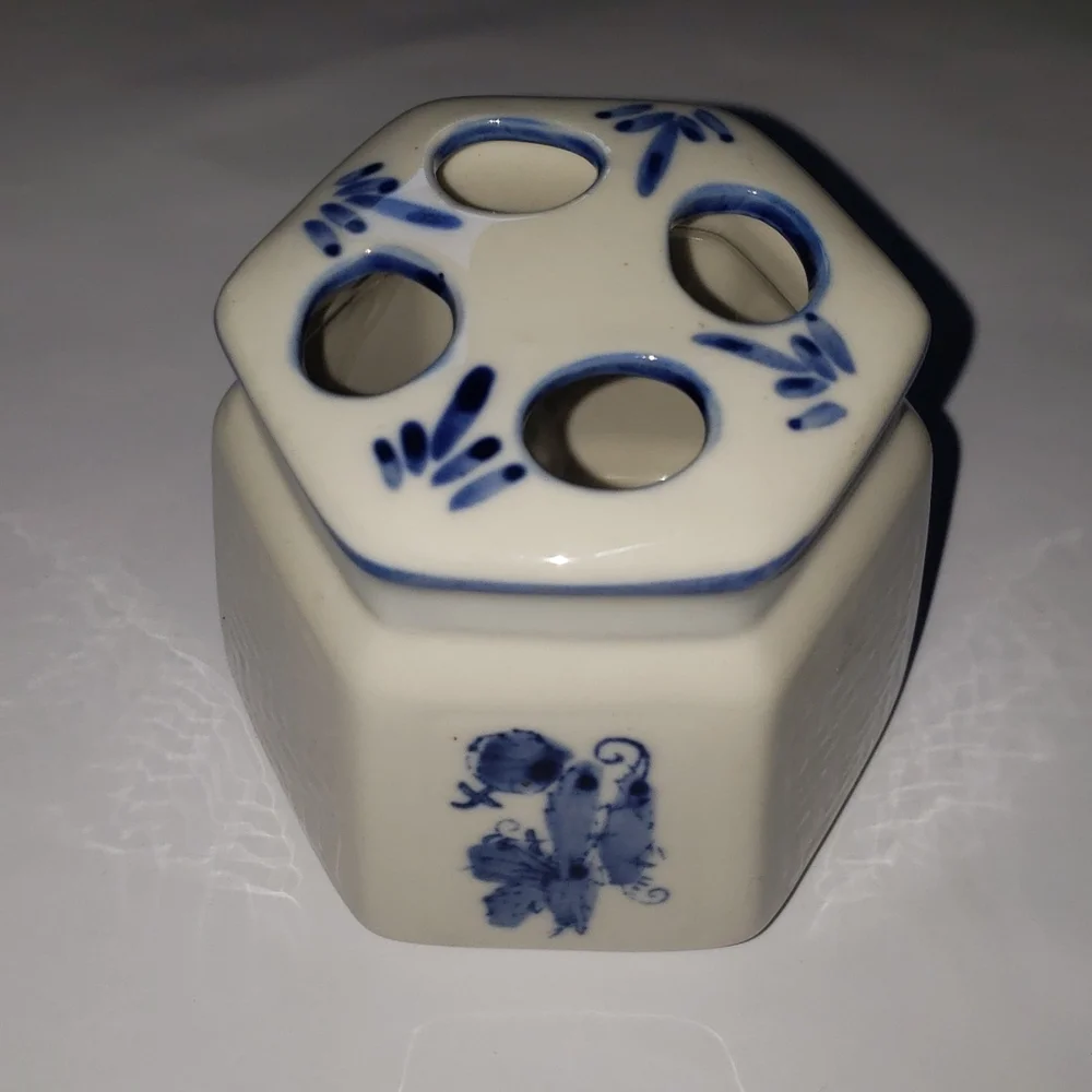 Porcelain Toothbrush Holder Blue White